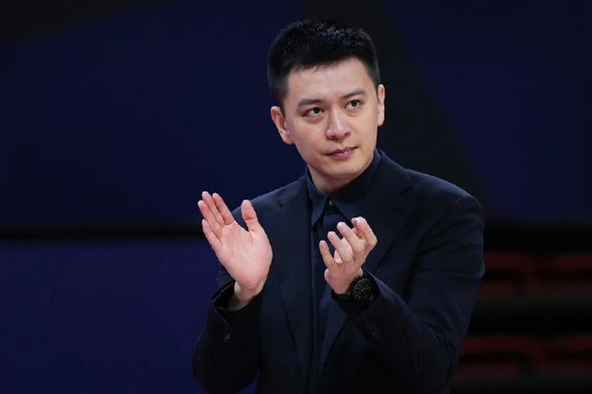 杨鸣拒绝辽宁侮辱性续约合同，前往上海签下大合同